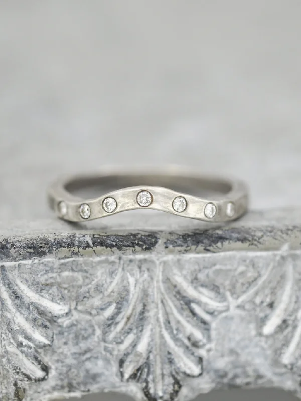 14K Seven Diamond Curved Ring Band