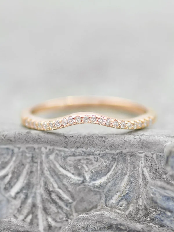 14K Helena Curved Diamond Band