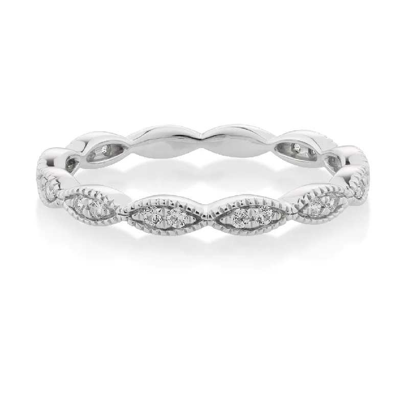 All-rounder eternity band in 10 carat white gold