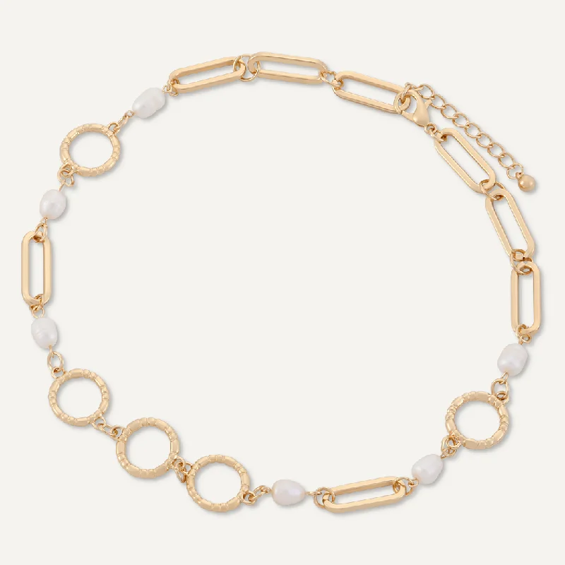 Classic Faux Pearls Short Necklace In Gold-Tone