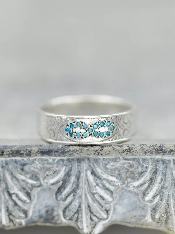 Engraved Pave Diamond Infinity Ring - Blue Diamonds